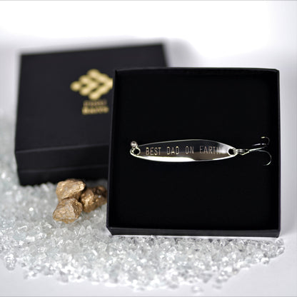 Geschenk für Angler,veredelte Angelköder mit Gravur "BEST DAD ON EARTH"